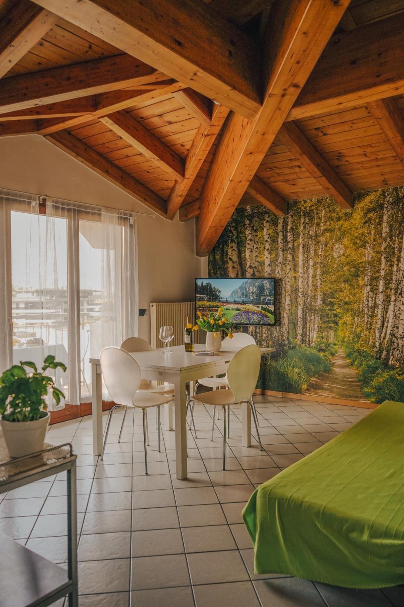 Appartamento Betulla - Peaceful & Happy Stay Riva del Garda Kültér fotó